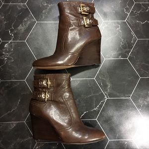 ❤️Nine West Herbert wedge ankle booties